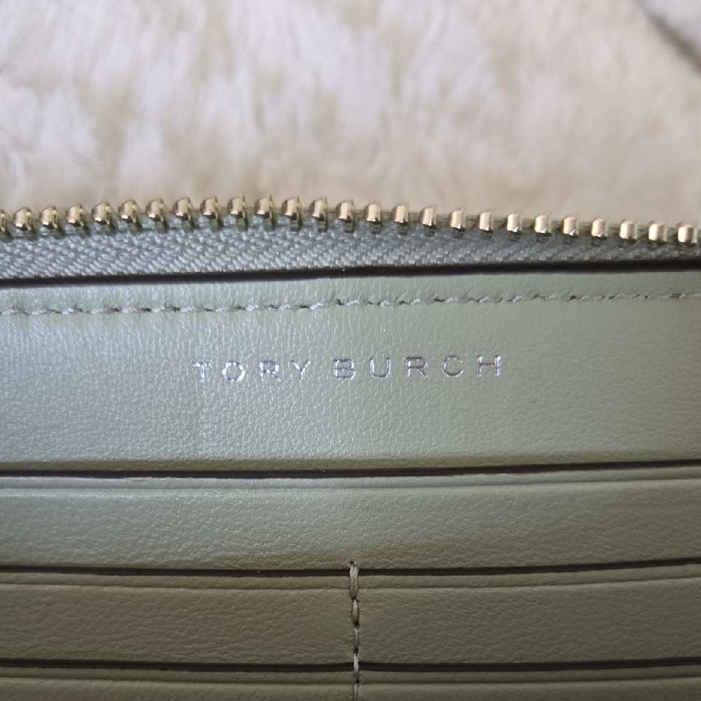 Tory Burch Mint Green Quilted Wallet - Picture 5 of 12